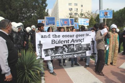 bulent-arinca-uludag-universitesi-nde-protesto