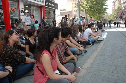 Tayyip Erdoğanı protesto eden 20 kişiye dava