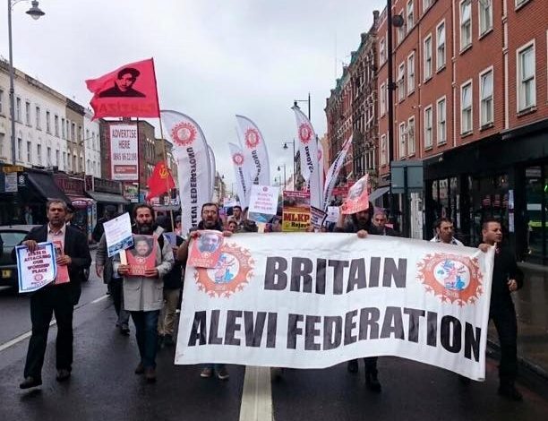 gazi deki polis ablukasi londra da protesto edildi 03