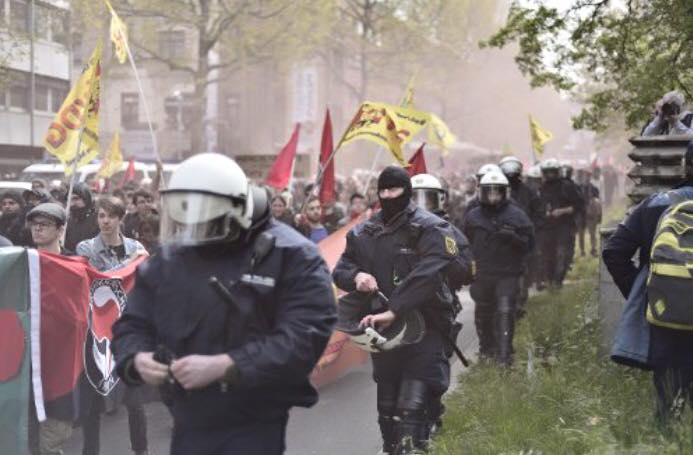 stuttgartta fasist afd protestosu