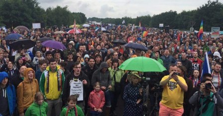 Almanyada binler ABDnin İHA üssünü protesto etti