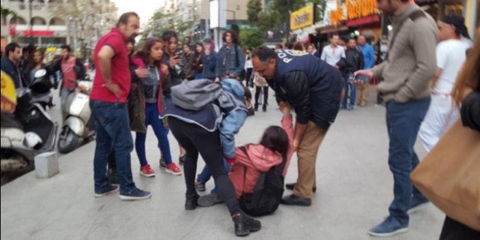 izmir de referandum sonucunu protesto edenlere gozalti 1492446804