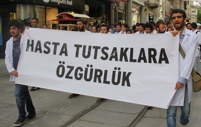 Hasta tutsak serbest bırakılsın